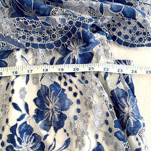 Lane Bryant Blue/White floral open shoulder flouncy blouse with lace. Size 26/28 - Picture 7 of 10